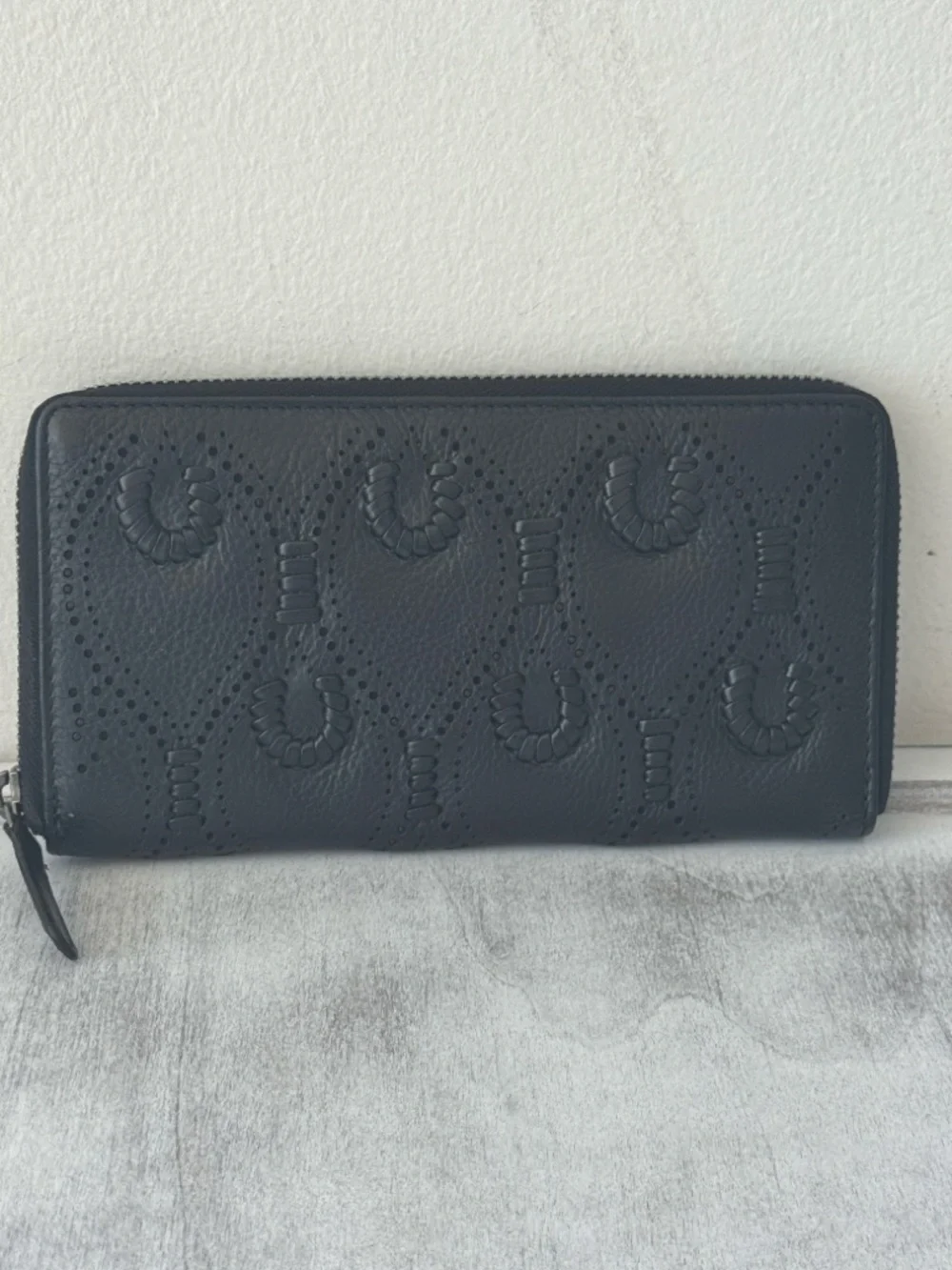Vilenca Holland Leather Large Zip Around Peacock Stitch Wallet Black
